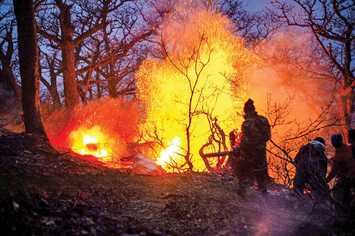 ببینید | آتشسوزی الیت مهار شد ببینید | آتشسوزی الیت مهار شد