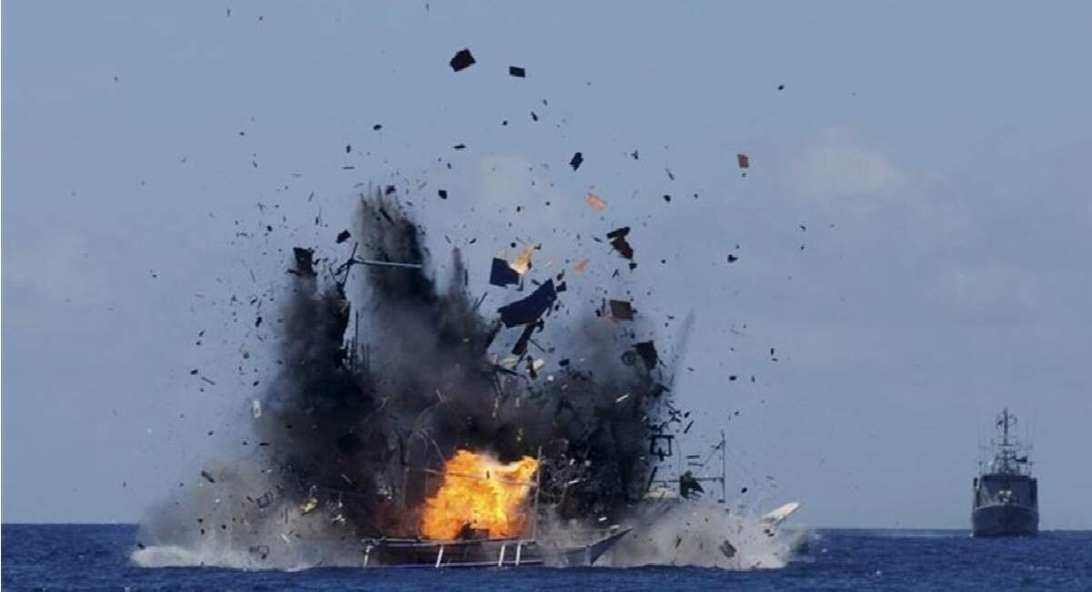 ببینید | حمله آمریکا به ۳ قایق به بهانه حمل مواد مخدر در آب‌های بین‌المللی